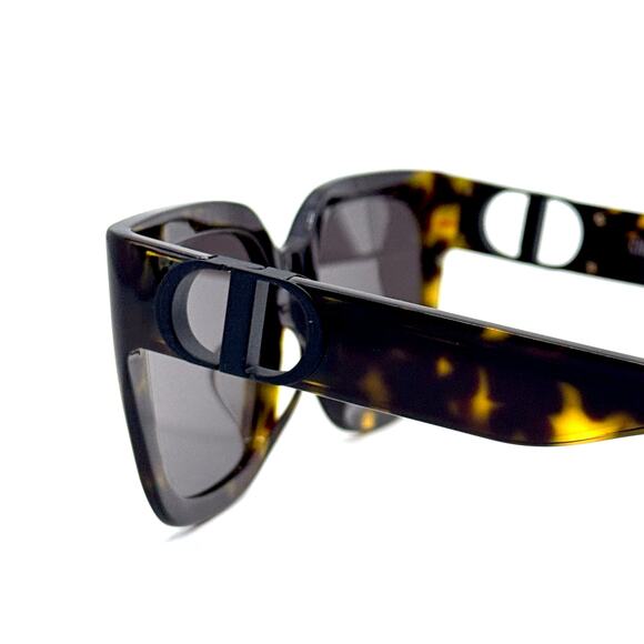 New, CHRISTIAN DIOR Sunglasses 30Montaigne S8U 20A5 Authentic main image 10